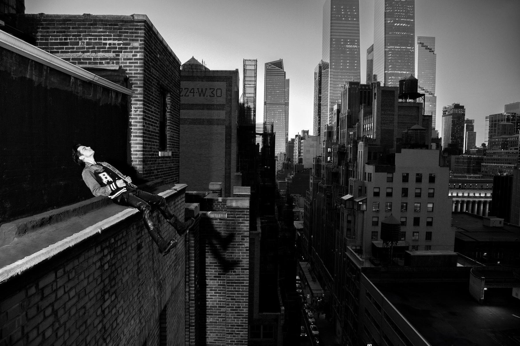 Dylan Douglas — Here And Now — Udo Spreitzenbarth, Between Light & Dark